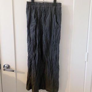 grey stretchy maxi skirt with pockets 🖤